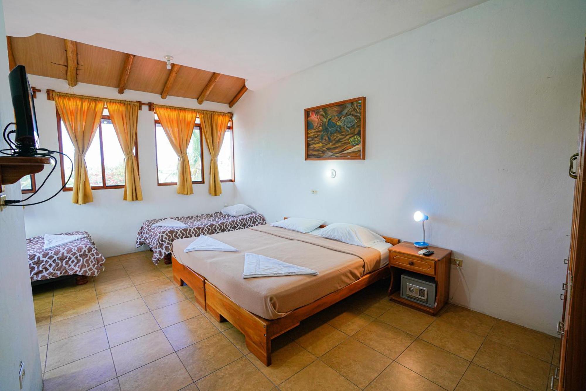 Galapagos Azul Hotel 3*