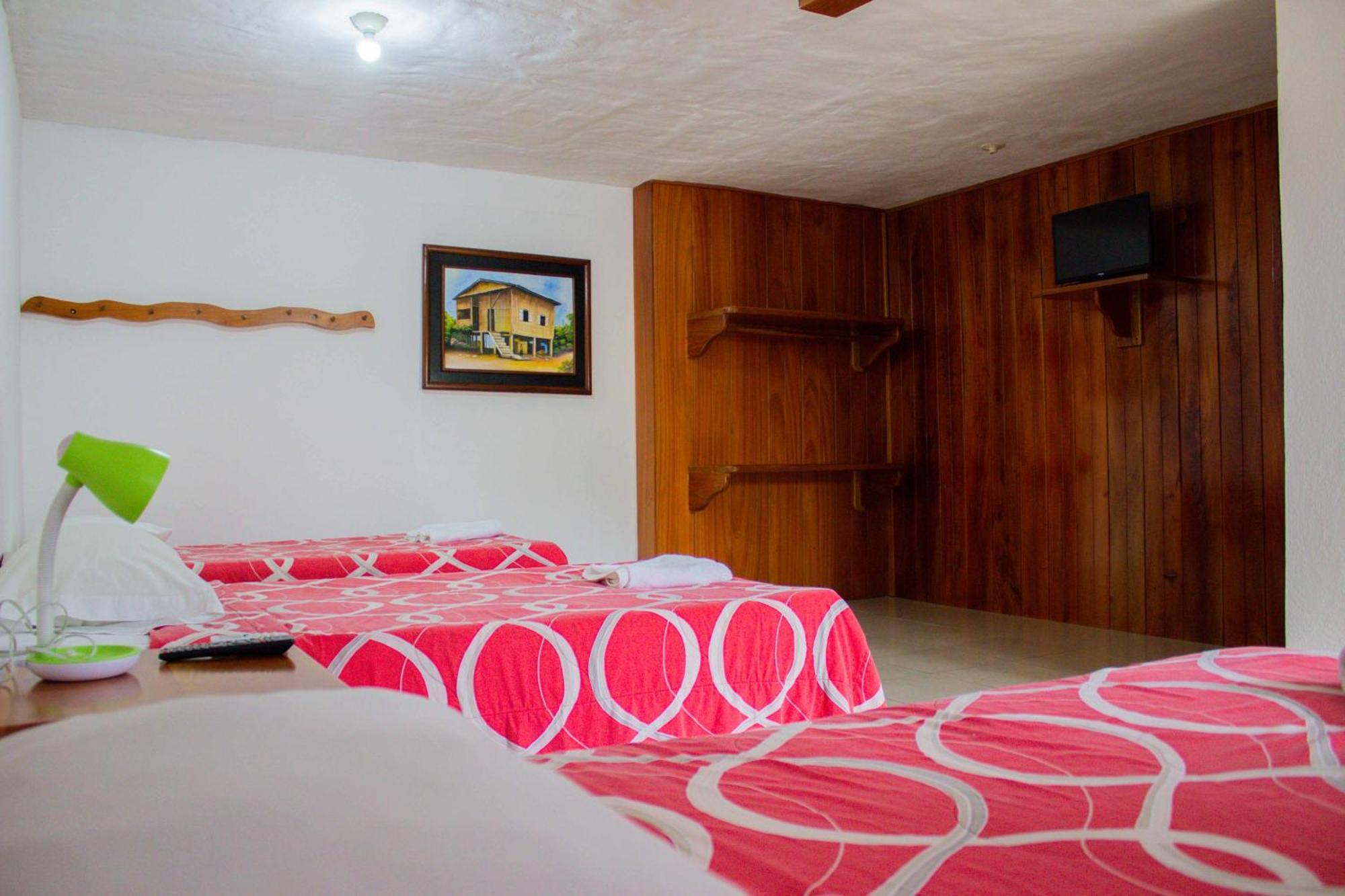 Hotel Galapagos Azul 3*