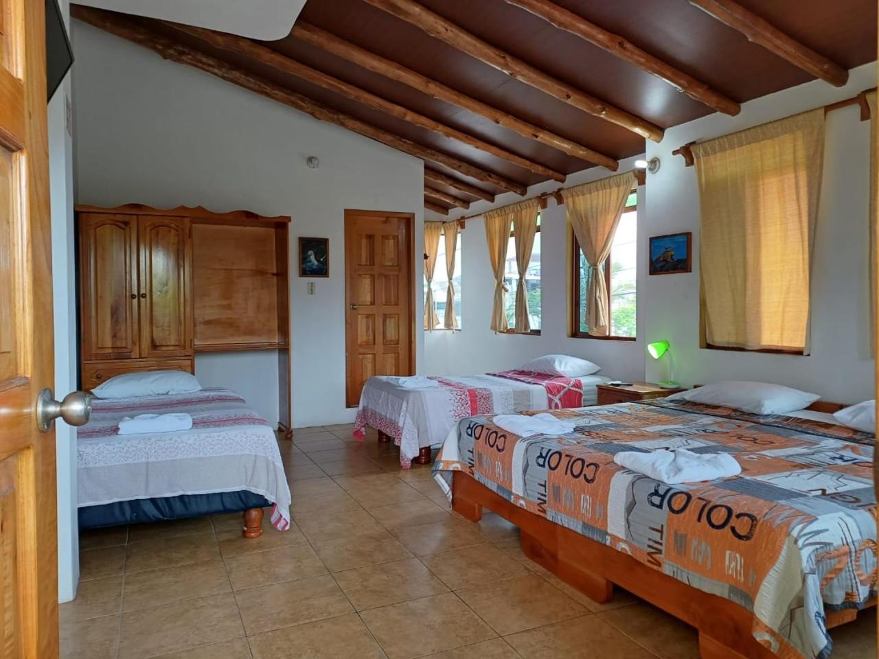 Galapagos Azul Hotel 3*